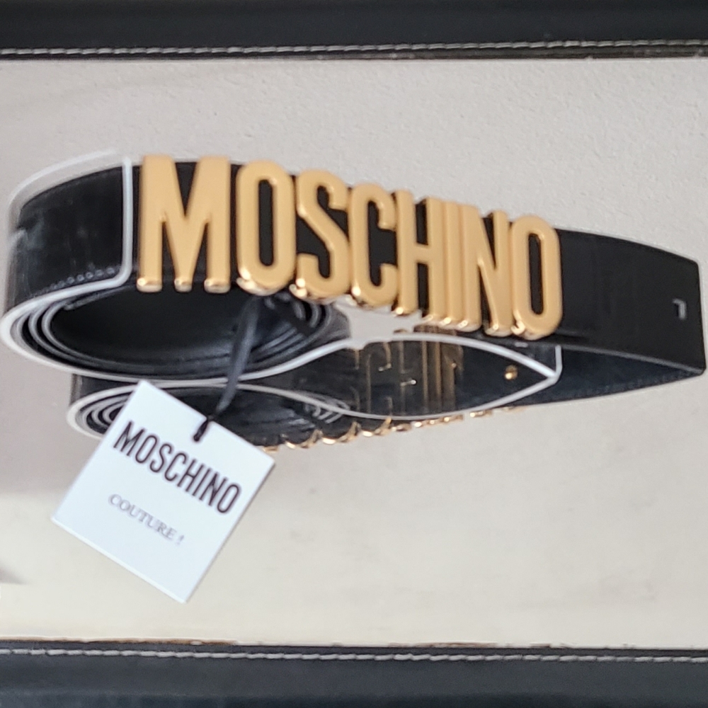 🚫SOLD⛔️MOSCHINO LOGO PLAGUE LEATHER BELT - Picture 9 of 9